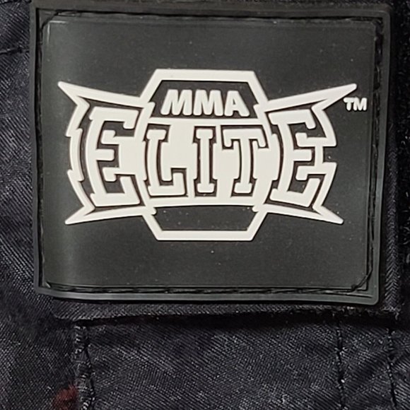 MMA Elite Mens XL Red Black Spade Wing Bone Fighter Trainers Shorts 11in Inseam - Picture 9 of 12